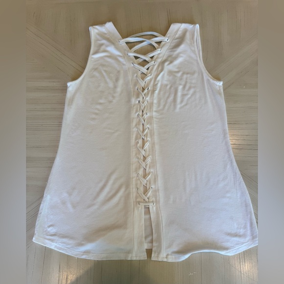 Cable & Gauge - Laced-Up Back V- Neck Tank- Ivory Size M - Picture 9 of 14